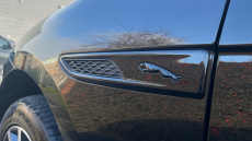 Jaguar F-Pace 2.0 D200 R-Dynamic SE Black 5dr Auto AWD Diesel Estate